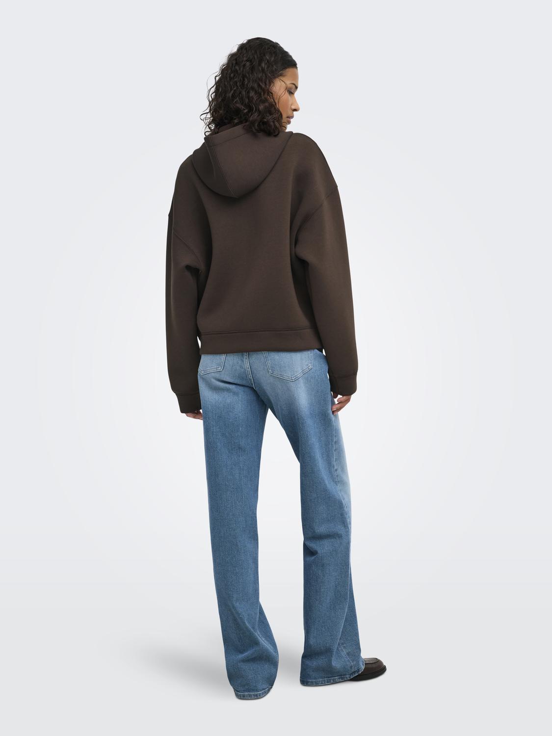 model_shot-back